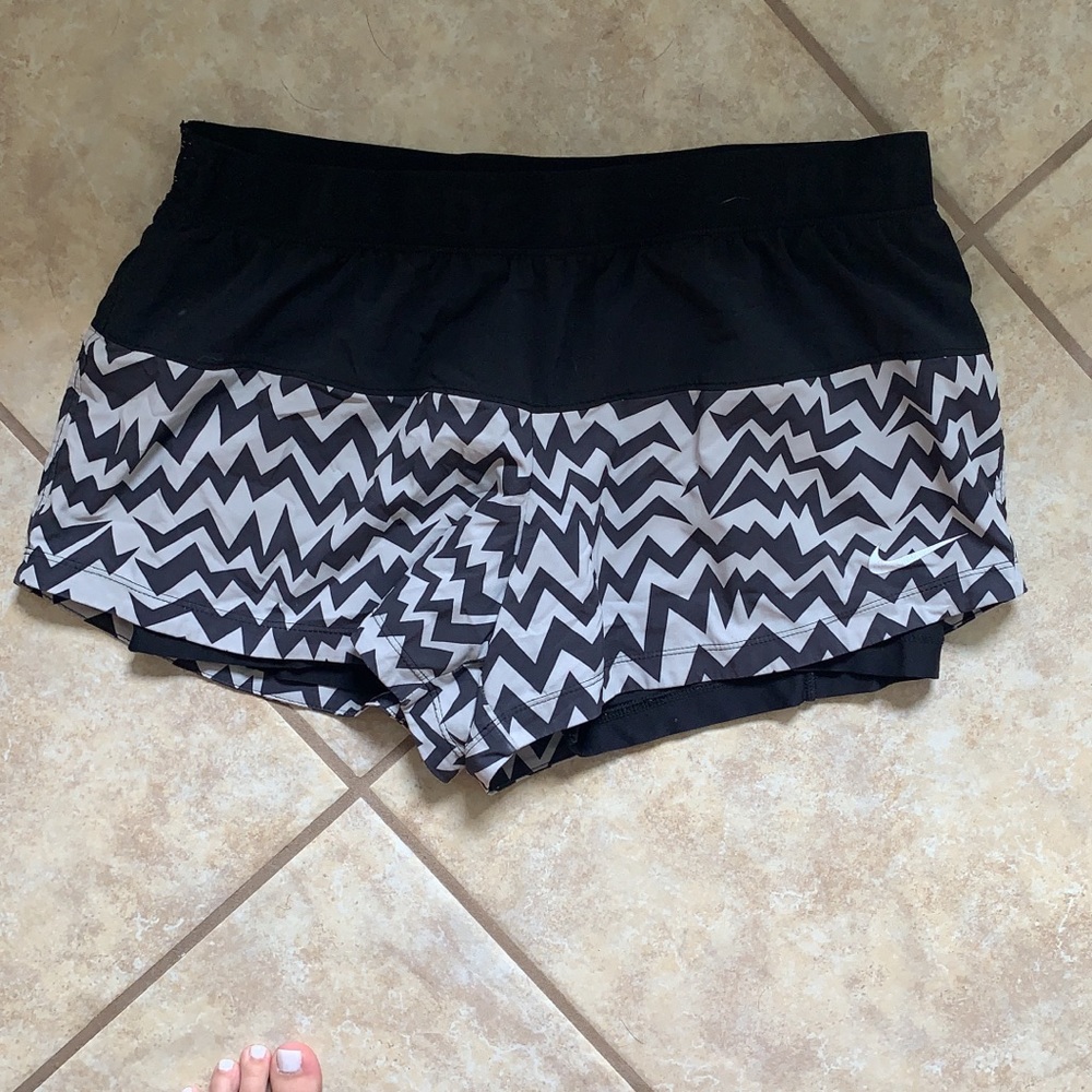 Nike Athletic Shorts Size L